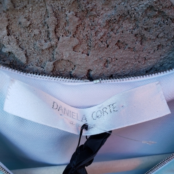 Daniela Corte Front Zipper blouse - Picture 3 of 5